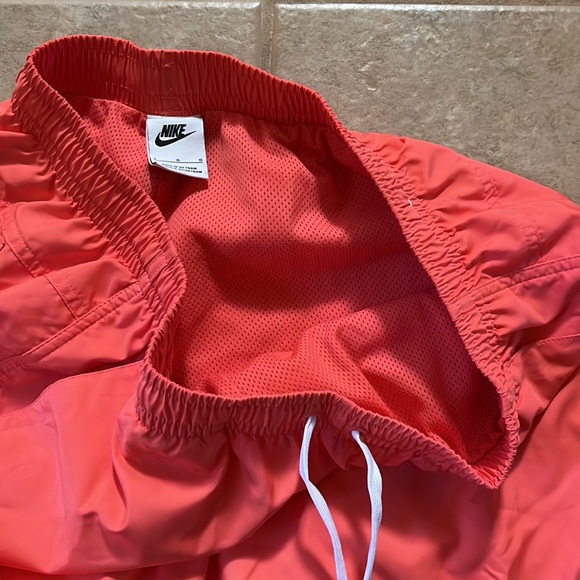 NWOT Nike Sportswear Men's Woven Shorts - Picture 6 of 7